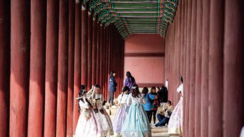 Seoul ancient capital stroll – Gyeongbokgung Palace & Bukchon Hanok Village immersive experience
