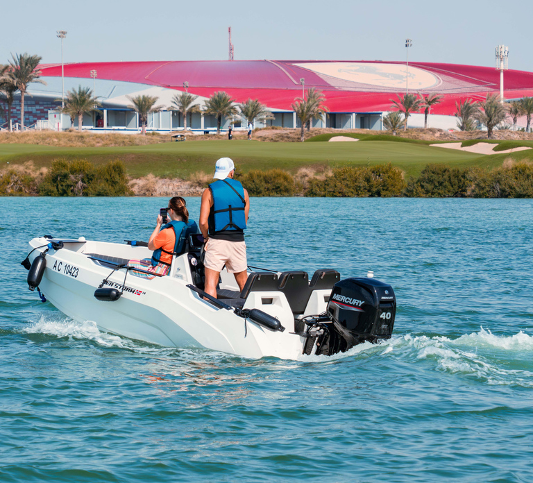 Abu Dhabi: Yas Island Guided Self-Drive Speedboat Tour
