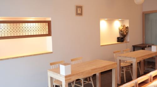 Choose one of three crafting workshops at the foot of Mount Fuji