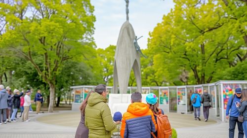 Hiroshima and Miyajima by train - Full-Day Tour Day Tours