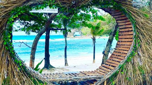 Boracay: Puka Beach, Magic Island, and Coral Garden 1-day tour – Includes snorkeling & BBQ lunch
