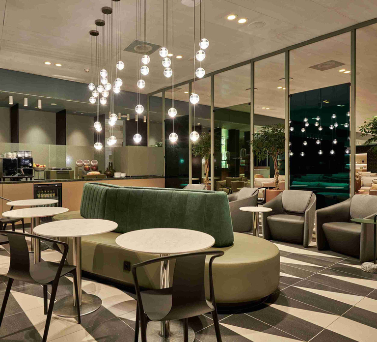 AMS Amsterdam Schiphol Airport: Aspire Lounge Access