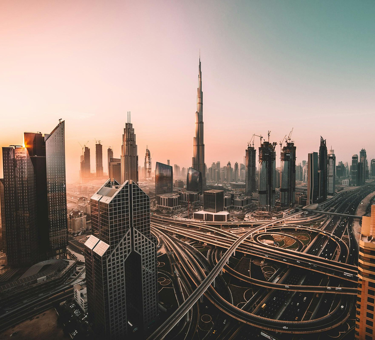 Dubai One Day Private Customizable Luxury Car Tour