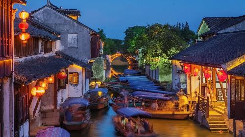 Suzhou Night Tour Must-Do – Zhouzhuang Ancient Town & 'Only Zhouzhuang' Performance