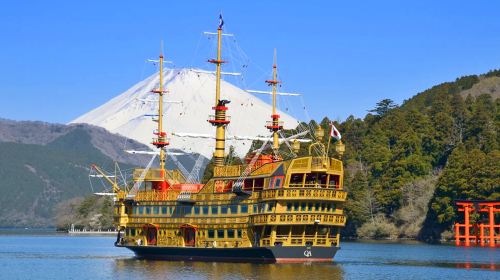 1-day Tour to Owakudani in Hakone on the Pirate Ship – Includes Cable Car Ticket