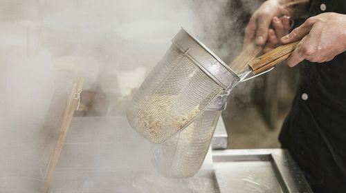Easy Ramen making experience in Kabukicho, Shinjuku