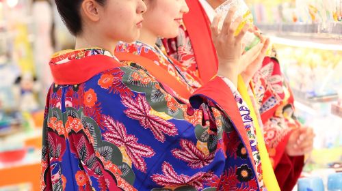 Okinawa | Ryuso Workshop: Beautiful Kimono Rental Experience