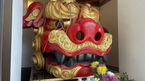 Tokyo: Enjoy a variety of classic Japanese delicacies at Tsukiji Market