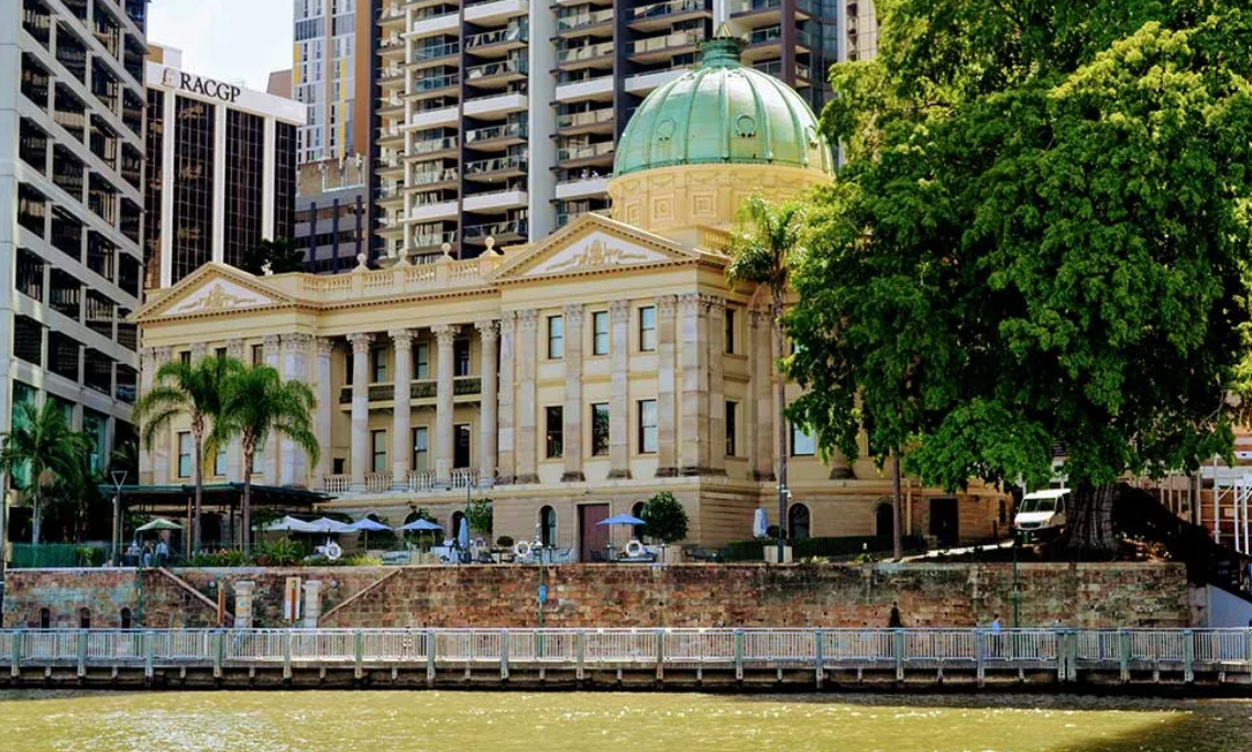 Brisbane Sightseeing Cruise with Lunch at The Breakfast Creek Hotel