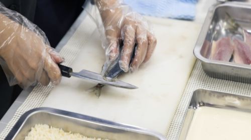 Minamiboso City Tourist Information Center Horse Mackerel Handling and Frying Workshop Experience