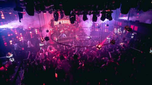 Tokyo Shinjuku Kabukicho: WARP SHINJUKU Nightclub Admission Ticket with Drinks / VIP Package (Exclusive for Foreign Visitors)