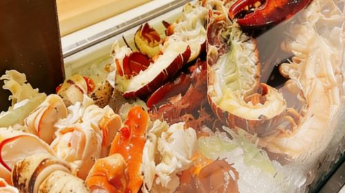 Saffron Restaurant in Dubai offers a diverse selection of international themed buffet dishes that change daily, with beverages included.