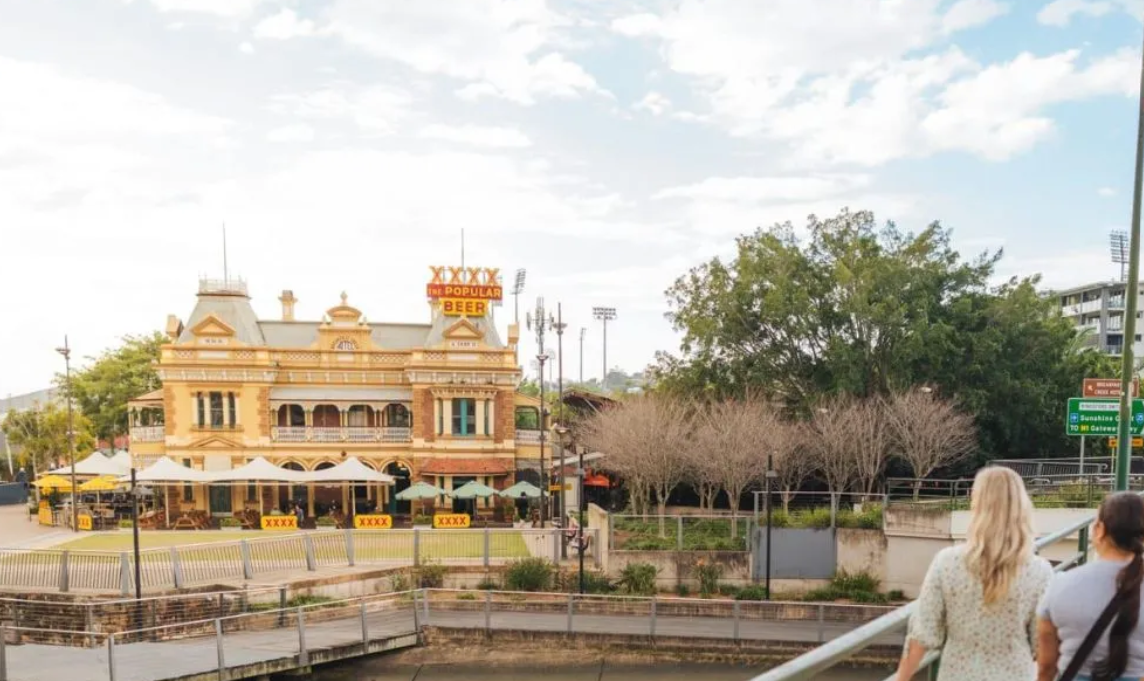 Brisbane Sightseeing Cruise with Lunch at The Breakfast Creek Hotel