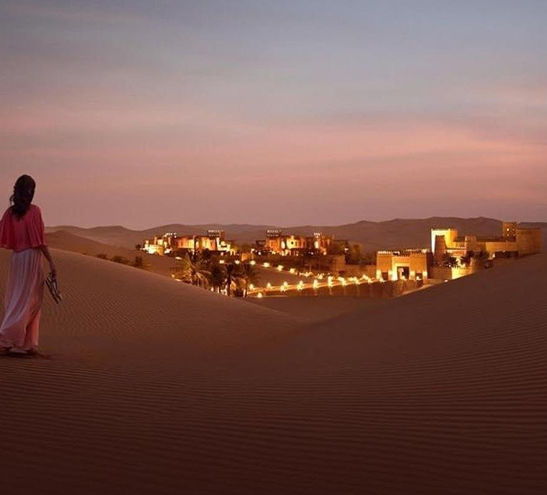 Abu Dhabi: Private Romantic Dune Dinner with Pickup