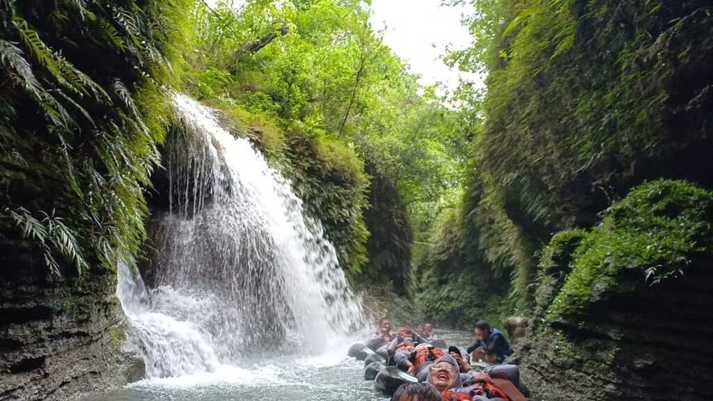 Pangandaran Boat Tour – East Beach, Nature Reserve & Snorkelling