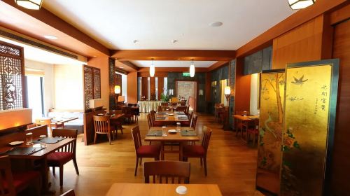 Fulaoduo Wulai Resort in New Taipei City – Scenic Hot Spring Room & Japanese-Style Public Bath