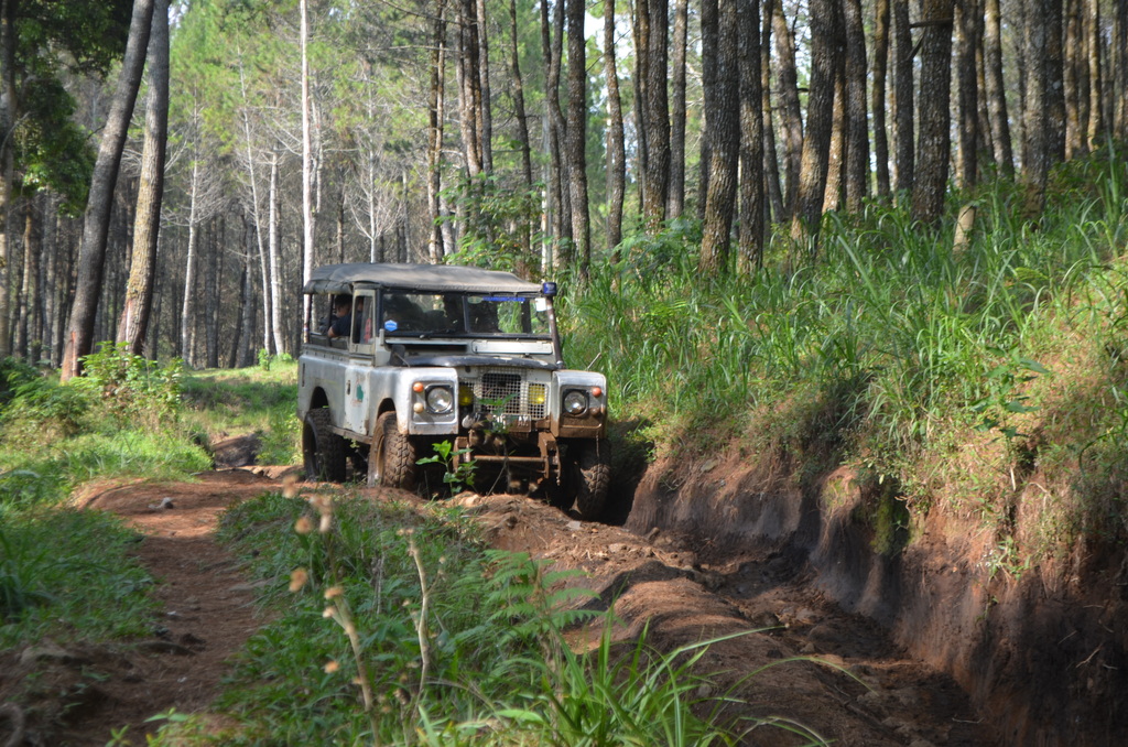 Fun Offroad Cikole Lembang Bandung – Land Rover Adventure