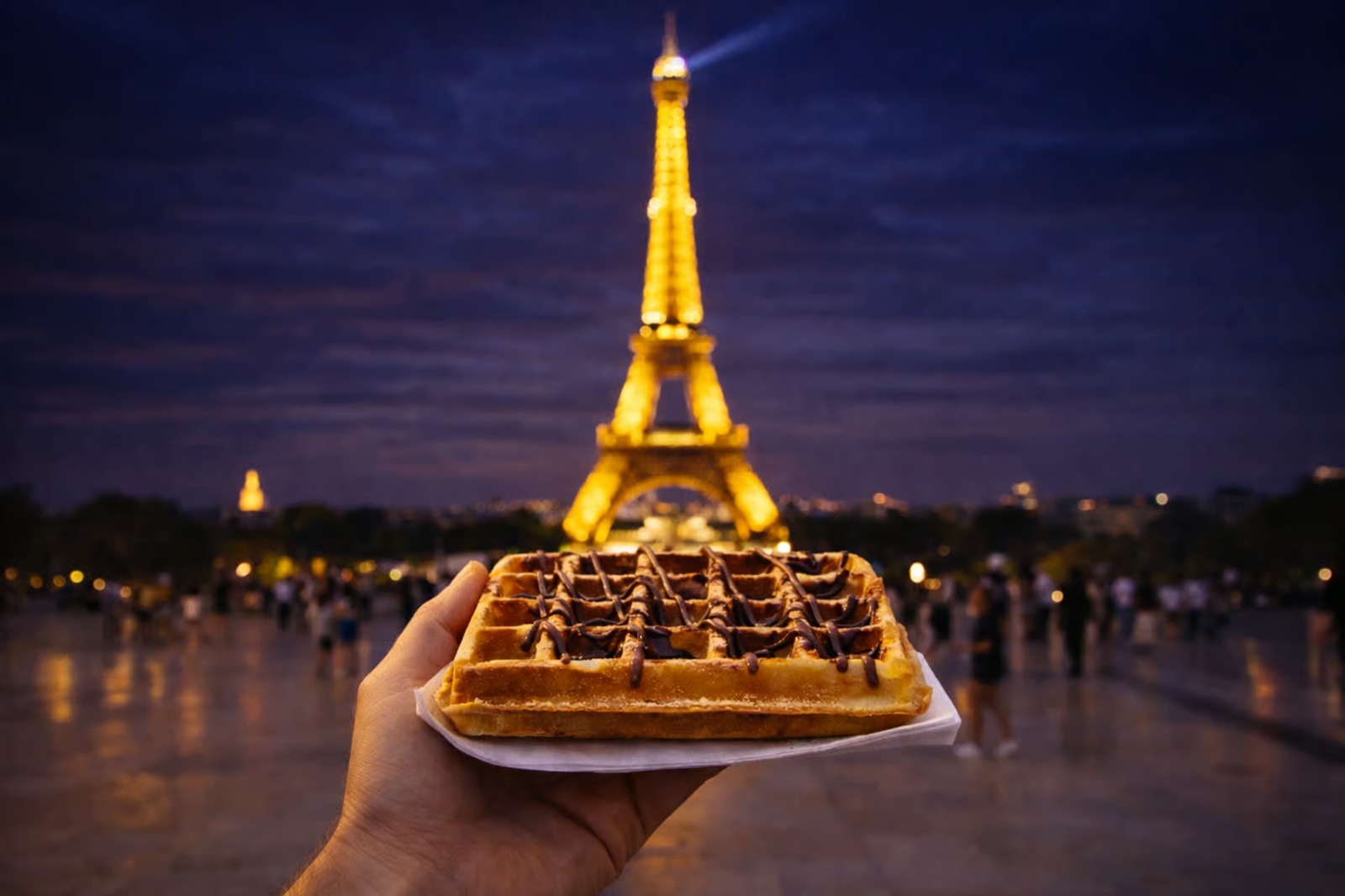 Paris: Illuminated Evening River Cruise & Waffle Tasting