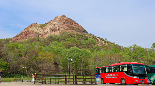 1-day tour to Usuzan Ropeway + Lake Tōya + Lake Shikotsu in Hokkaido, Japan