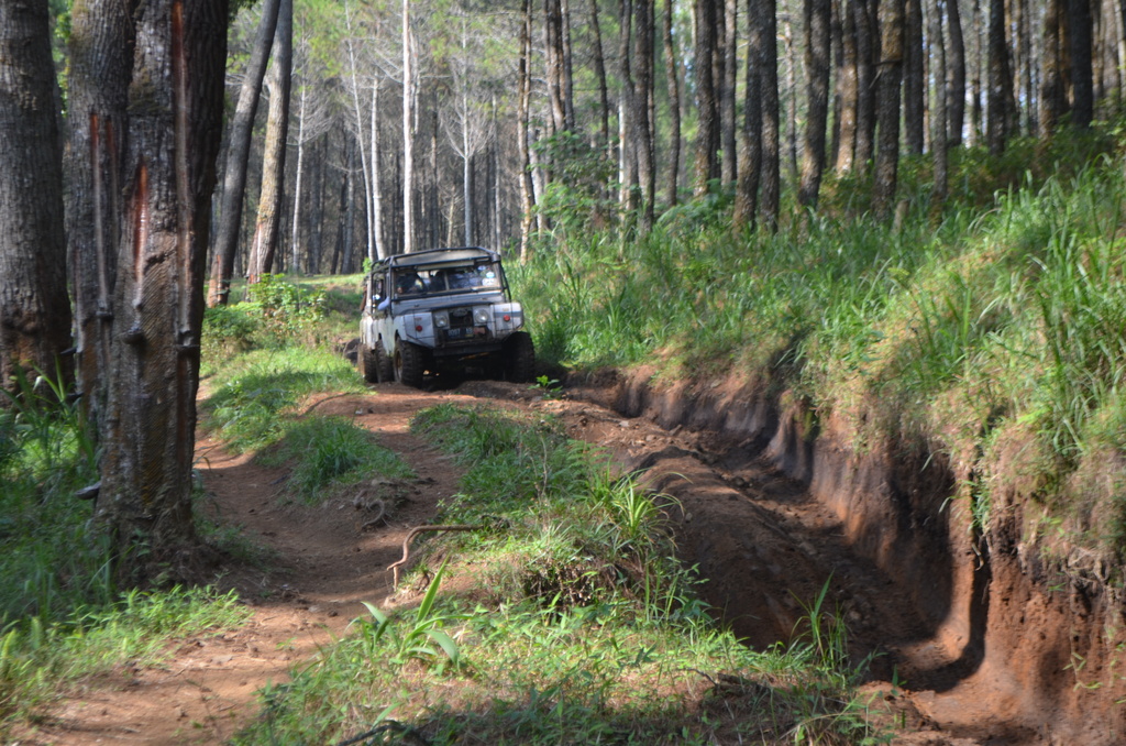Fun Offroad Cikole Lembang Bandung – Land Rover Adventure