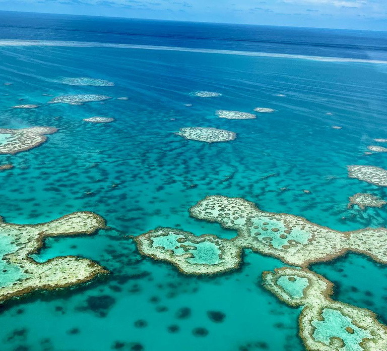 Airlie Beach: Whitsundays & Great Barrier Reef Scenic Flight