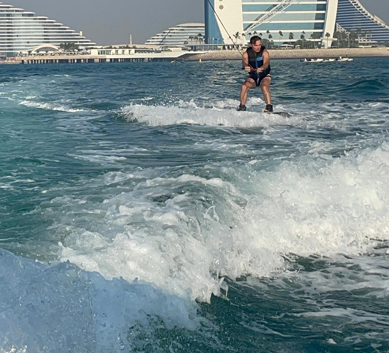 WakeBoard : Ski on the Dubai Sea Water on Wakeboard