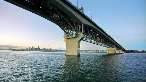 AJ Hackett Auckland Bridge Bungy & Climb
