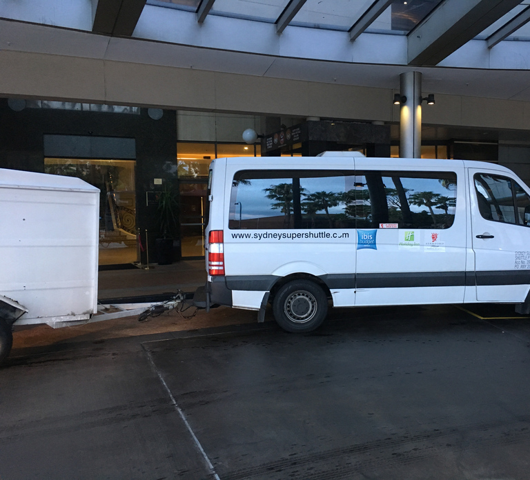 Sydney: Transfer Between Airport & Hotels or Cruise Terminal