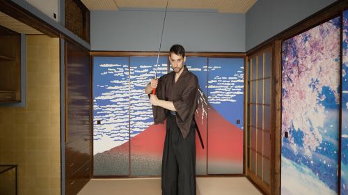 Choose one of six themed video shooting experiences: Samurai, Ninja, or Geisha