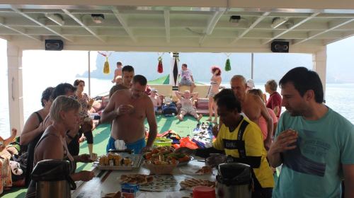 Ras Al Khaimah Attraction Tours: Musandam Sea Safari with Lunch Day Tours