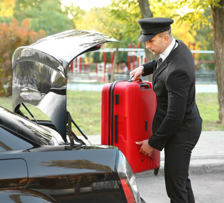 Dubai: Private Transfer to/from Dubai Airport (DXB)