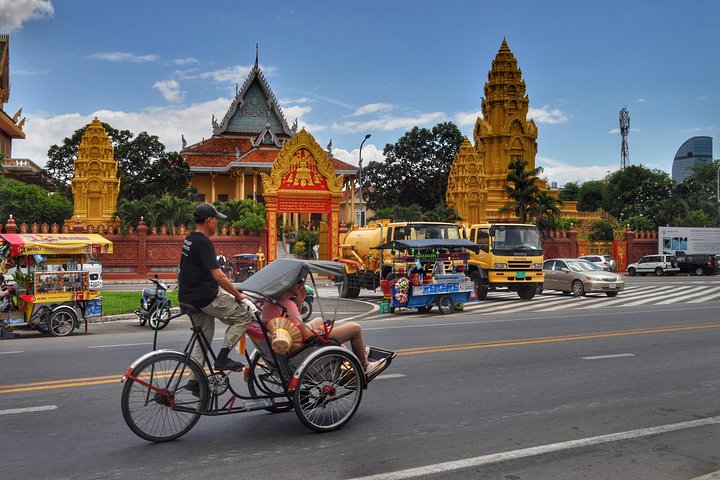 4 Hours Phnom Penh Capital Tour by Cyclo