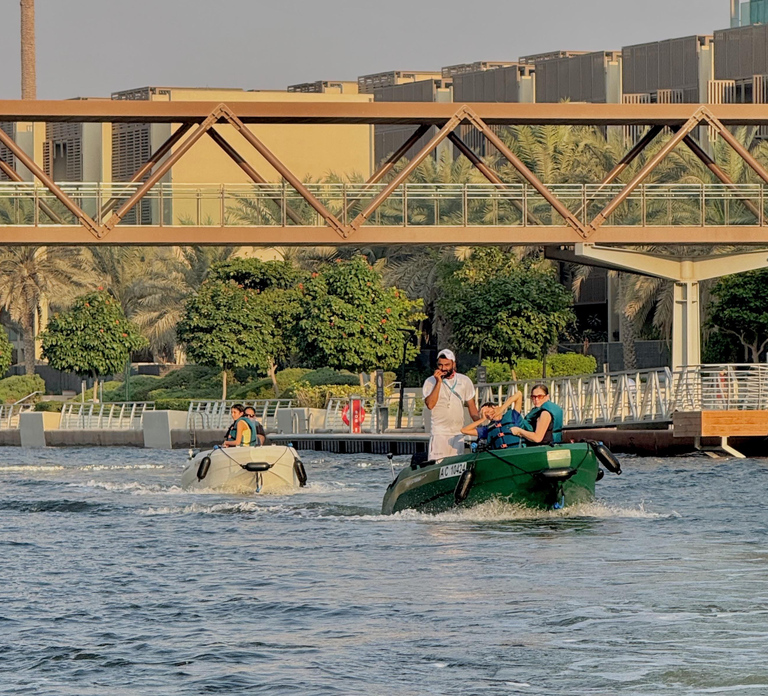 Abu Dhabi: Yas Island Guided Self-Drive Speedboat Tour