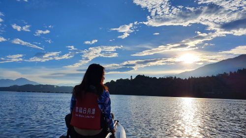 Nantou | Sun Moon Lake SUP Paddle Boarding Experience