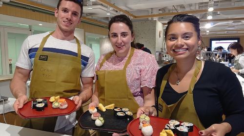 Tokyo Tsukiji Fish Market Tour and Sushi Making Lesson Day Tours