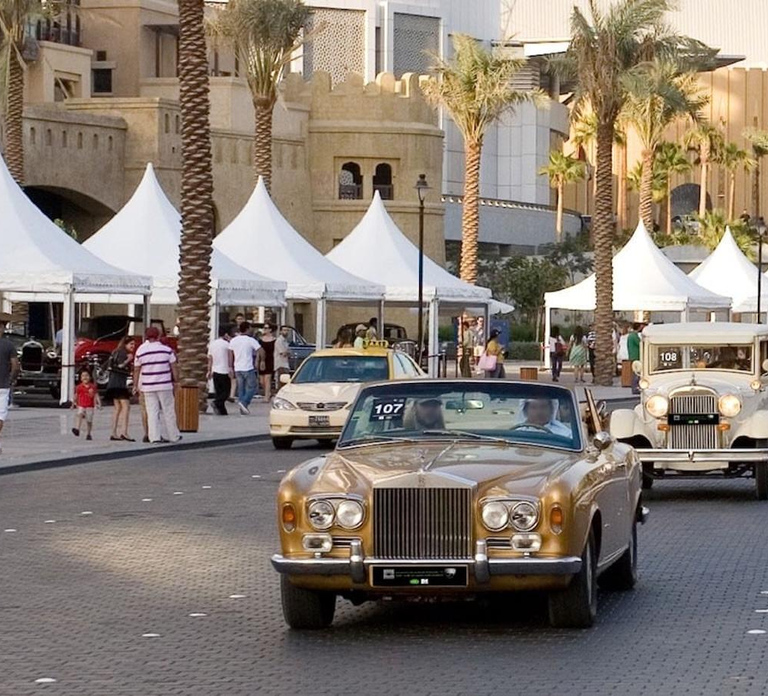 Dubai: Private City Highlights Tour by Vintage Car