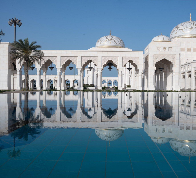 Dubai To Abu Dhabi Bus Transfer with Scenic View