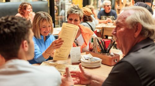 Vancouver: Gastown Food Tour with 6 Authentic Local Food Tastings Day Tours