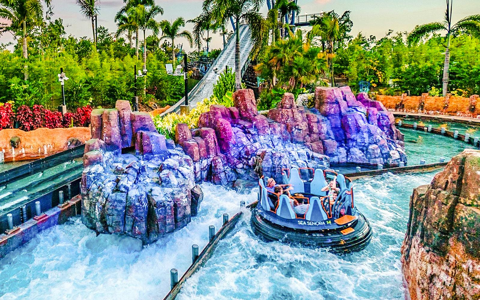 Aquatica Orlando 4-Park, 14-Day Unlimited Visits + Free Parking