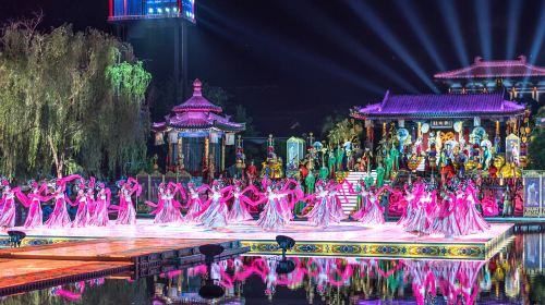 Emperor Qinshihuang's Mausoleum Site Museum (Terracotta Army) + The Song of Everlasting Sorrow grand performance