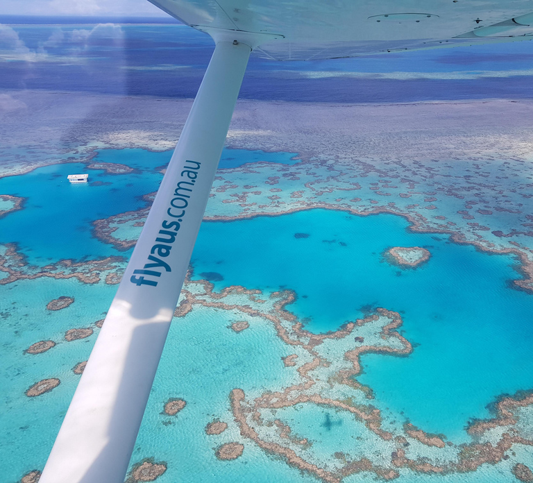 Airlie Beach: Whitsunday Islands & Heart Reef Scenic Flight