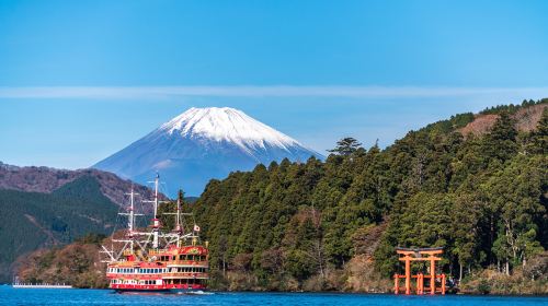 Mt. Fuji & Hakone & Enoshima Day Trip: Pirate Ship, Ropeway & Coastal Views