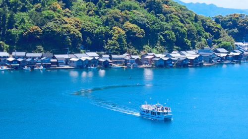 Amanohashidate Sandbar & Ine Funaya Village Tour with Optional Sea Cruise