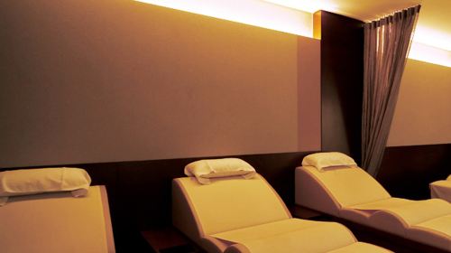 Beitou Spring Hotel Red Cypress Club: Hot Spring Baths, Sauna & Outdoor Pool Access
