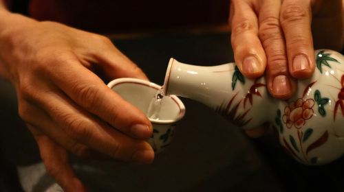 Tokyo: Food Tour in Ueno with 10+ Tastings of Japanese Classics Day Tours