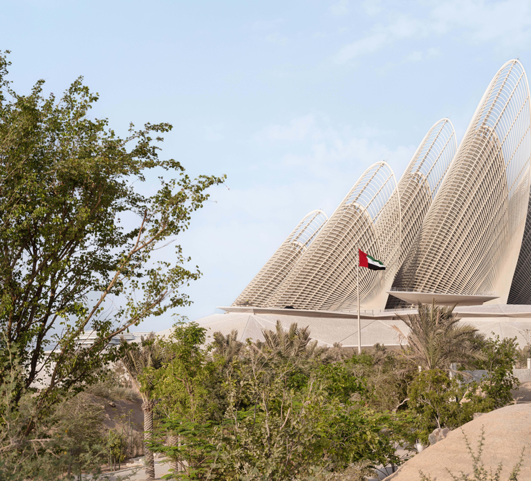 Abu Dhabi Tour: Sheikh Zayed Mosque, Louvre & Zayed Museum