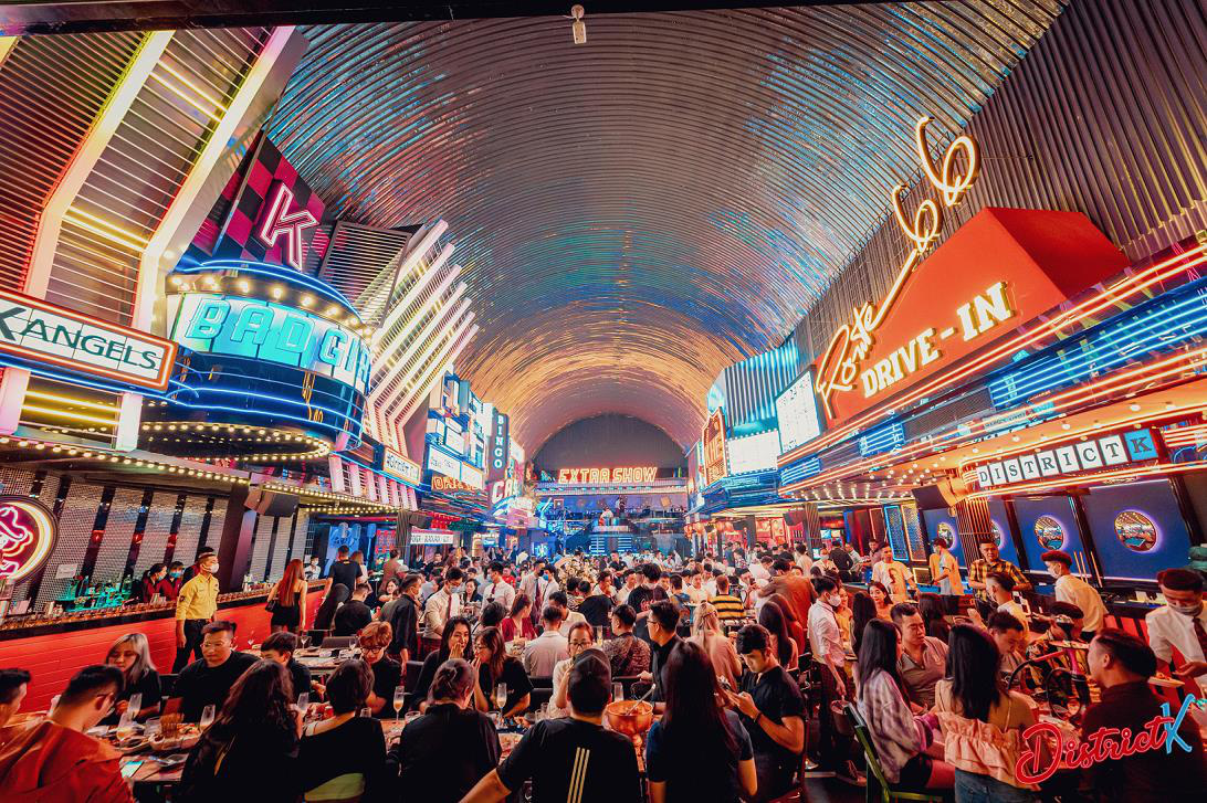 Saigon by Night: Party Experience with DJ at District K