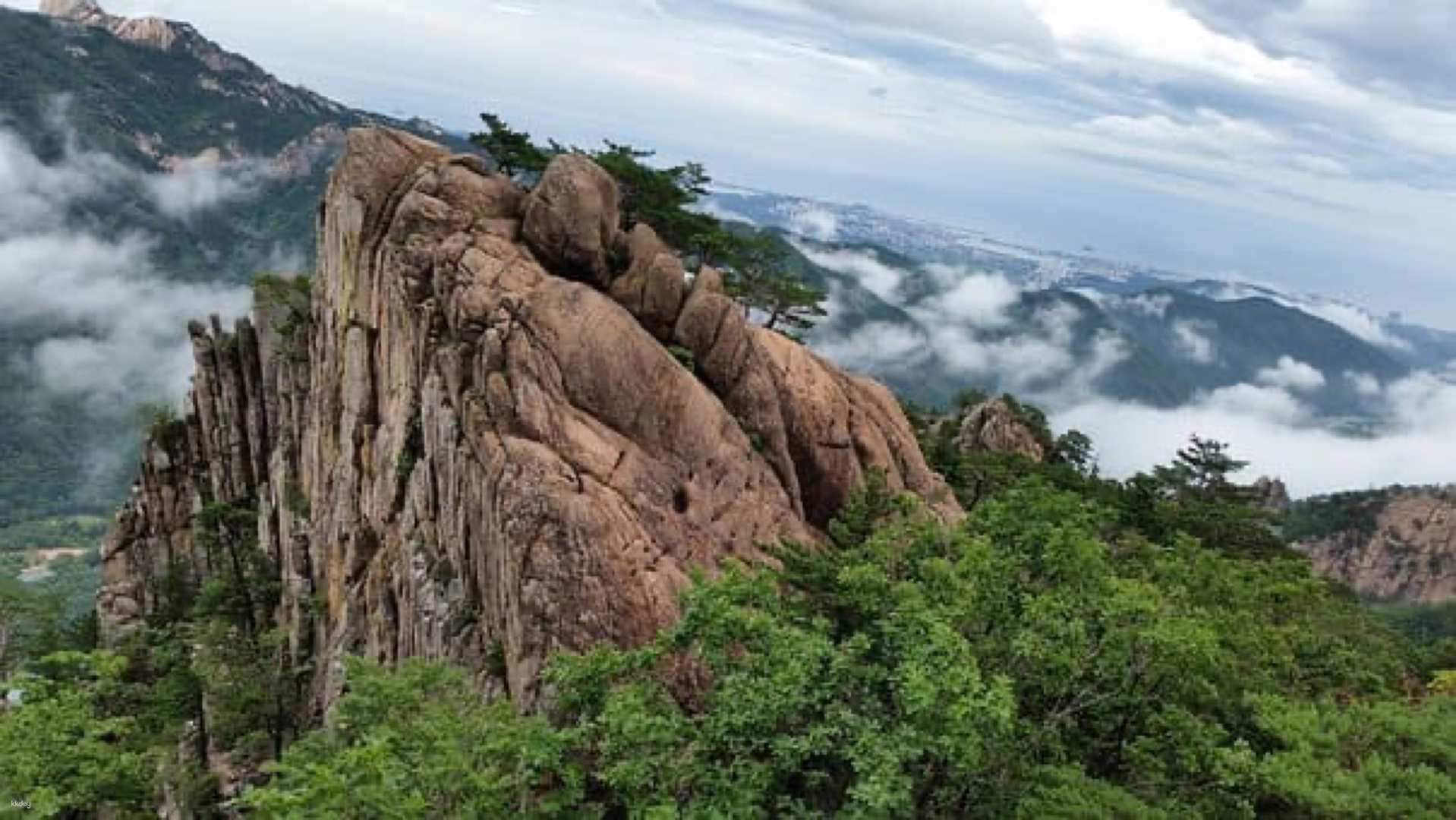 Mt. Seorak & Naksansa Temple 1-Day Tour | Gangwon-do, South Korea
