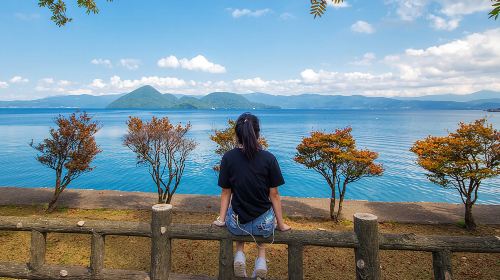 1-day tour to Noboribetsu Jigokudani Valley & Lake Tōya in Hokkaido · Small group for 9 people
