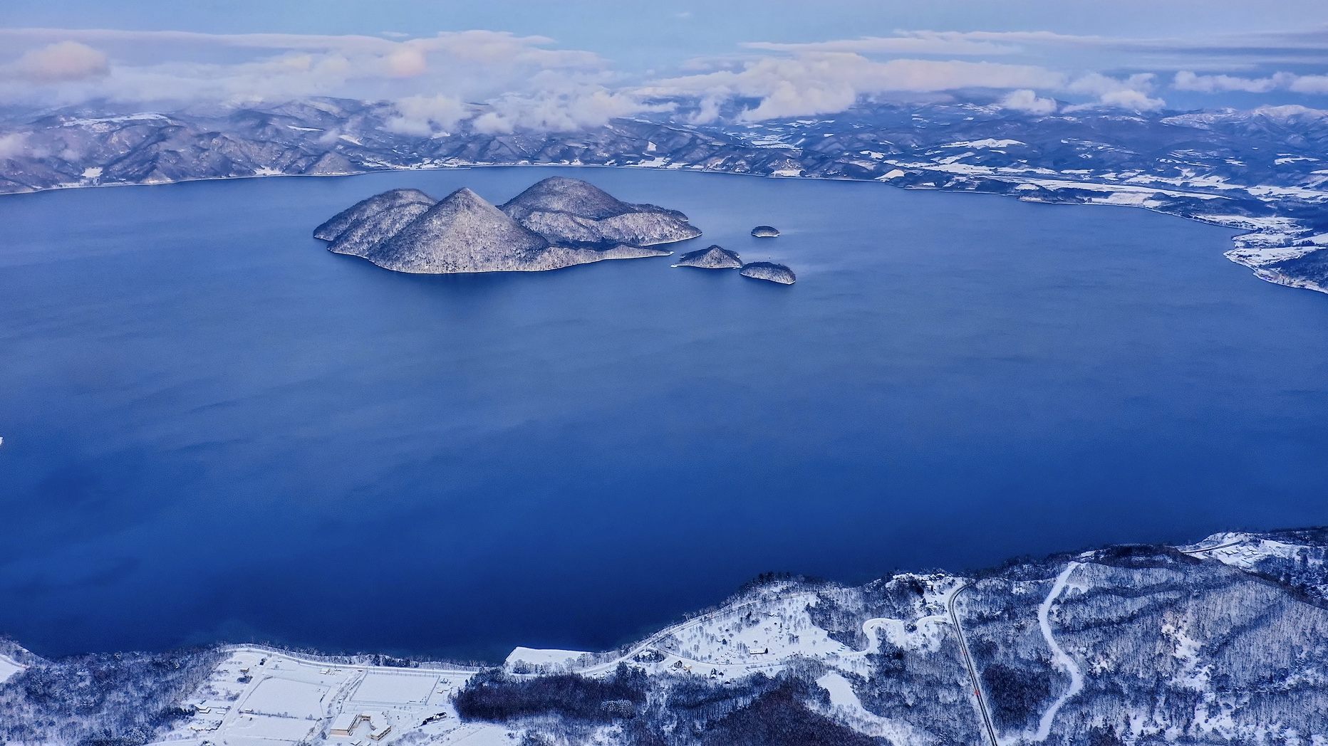 Hokkaido Noboribetsu Lake Toya Otaru Panoramic Day Tour